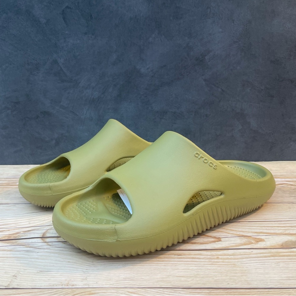 Crocs Mellow Recovery Slide - Picture 4 of 11
